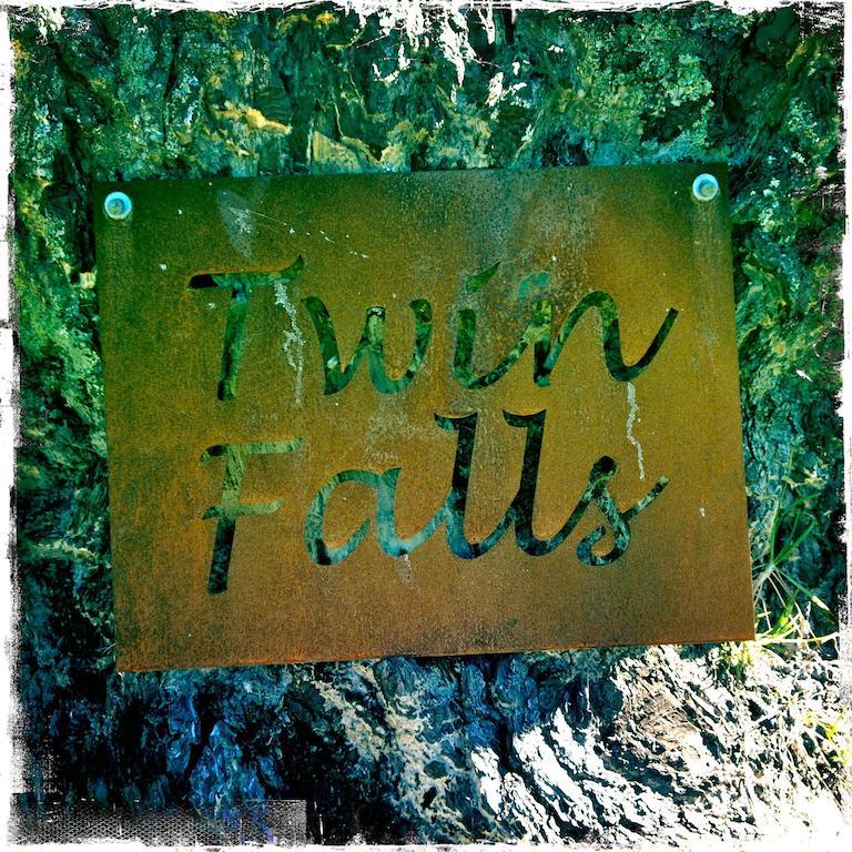 Twin Falls Bush Cottages Fitzroy Falls Quarto foto